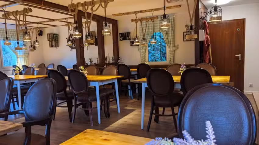 Glemstal Taverna Janni & G&uuml;llo &ndash; Aleyna Colak