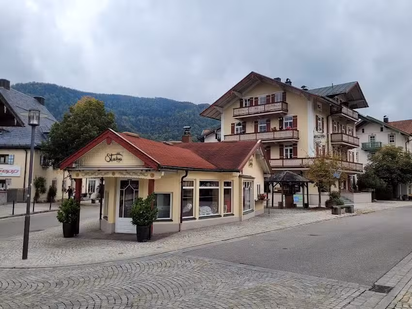 Gl&uuml;hweinh&uuml;tte & TanteOlga & Stachus Bar 57