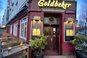 Goldbeker