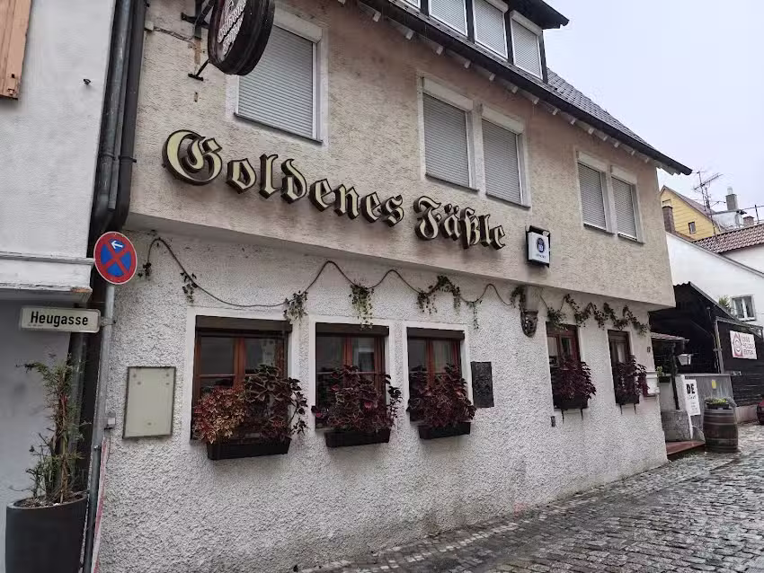 Goldenes F&auml;ssle