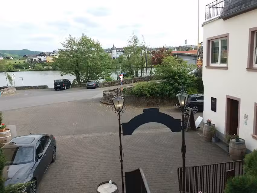 Goldtr&ouml;pfchen Weinhotel & Restaurant Hain