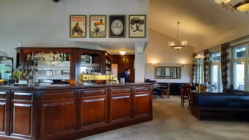 Golfclub Stei&szlig;lingen Restaurant Hole 19