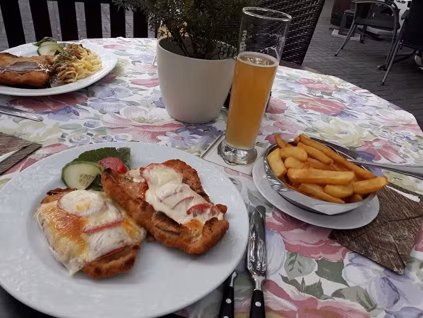Gro&szlig; Leuthen , Restaurant Zur Eisenbahn
