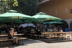 Grüner Felsenkeller