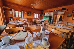 Gr&uuml;nsteinh&uuml;tte