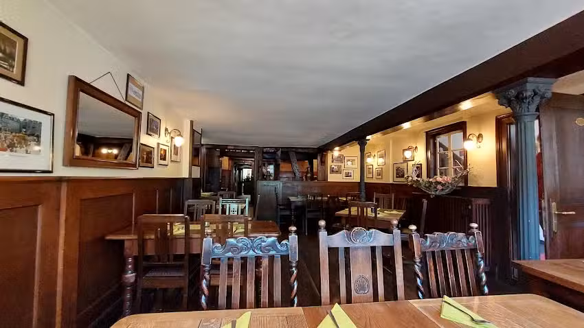 Hachenburger Brauerei-Gasthaus &bdquo;Zur Krone&ldquo;
