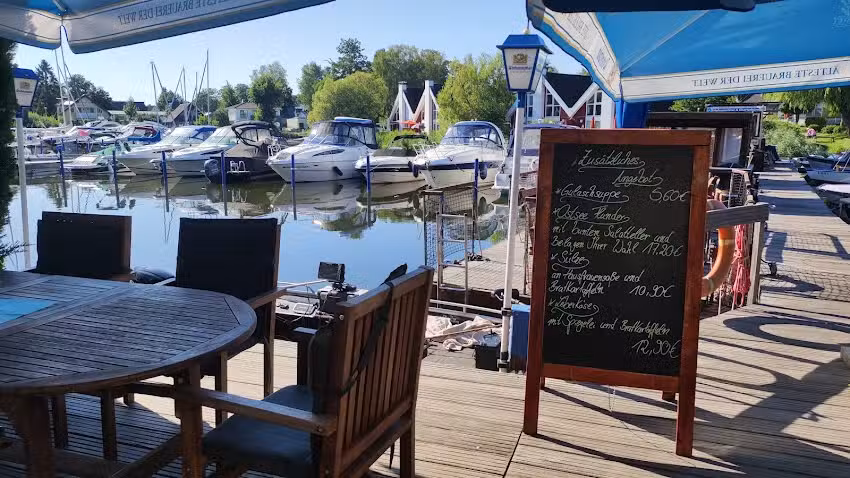 Hafenrestaurant, Bootsvermietung