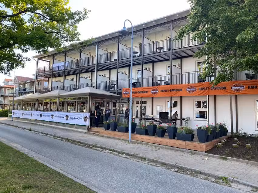 Hafenrestaurant &bdquo;Zum kleinen Leuchtturm&ldquo;