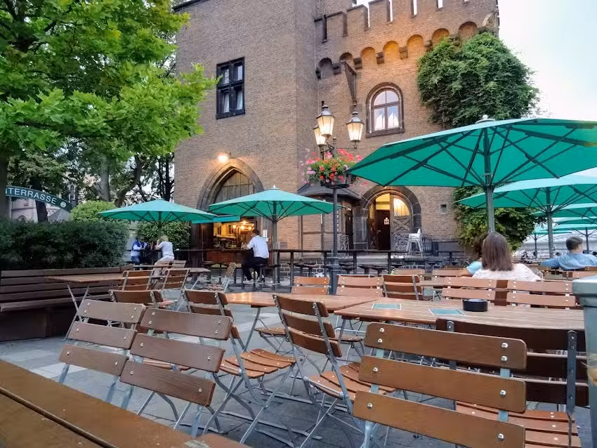 Hafenterrasse am Malakoffturm