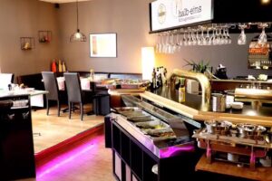 halb-eins Mittagsrestaurant