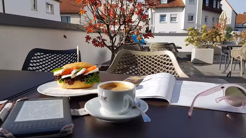 HandGeb&auml;ck &ndash; B&auml;ckerei & Caf&eacute;