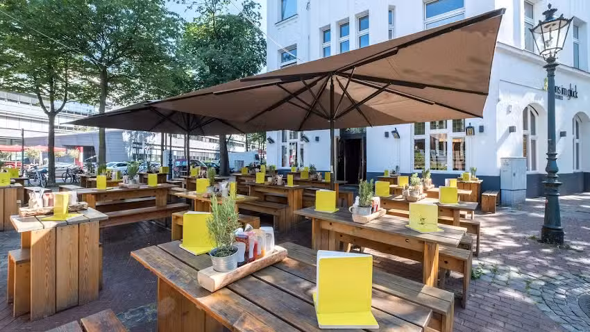 HANS IM GL&Uuml;CK &ndash; D&Uuml;SSELDORF Medienhafen
