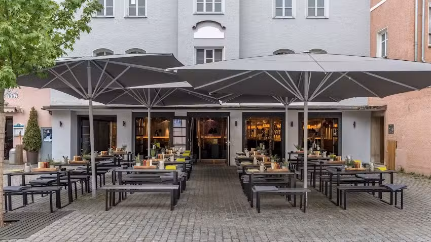 HANS IM GL&Uuml;CK &ndash; LANDSHUT Herrngasse