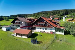 happy.hirsch Hotel & Restaurant Hirschenstein