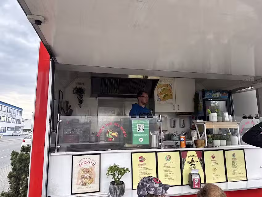 Happy&rsquo;s Street Food