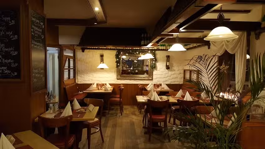 Haus Heidgen | Gasthaus &middot; Terrasse &middot; Kegelbahn