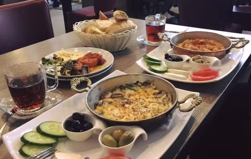 Hazari Back Bistro Caf&eacute;