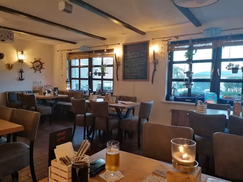 Heimathafen &Uuml;ckeritz Zimmervermietung & Restaurant