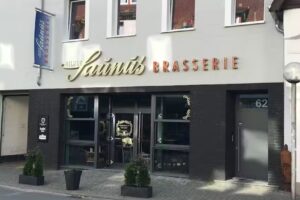HelmutSaunusBrasserie
