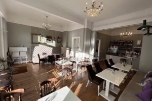 Hermitage Caf&eacute; Bistro