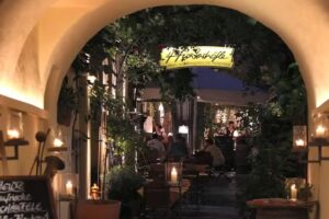 Hinterhöfle, Wein-, Biergarten & mehr