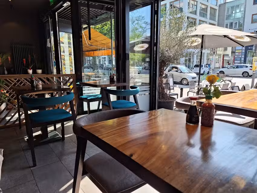 Hoang Deli Restaurant