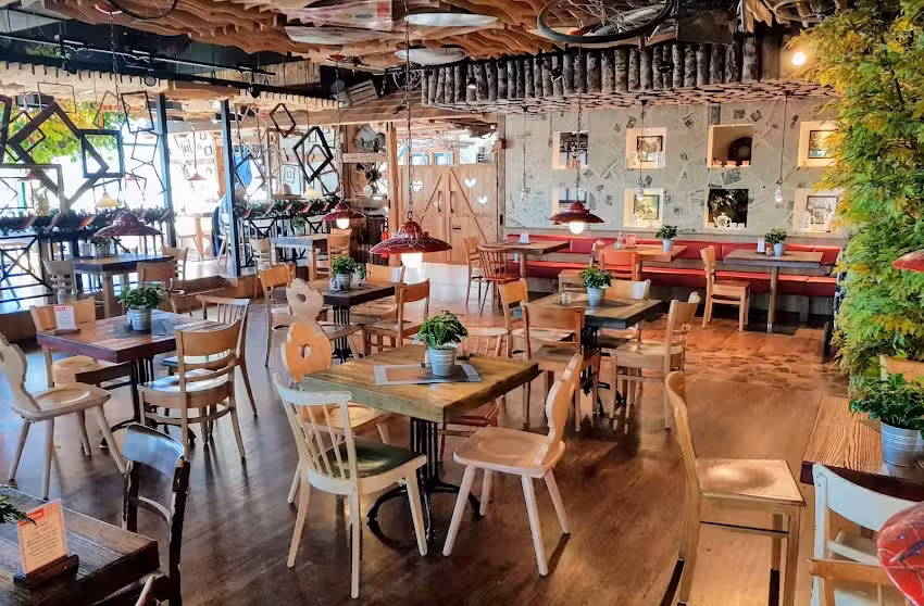 H&ouml;ffner Restaurant Kochm&uuml;tze