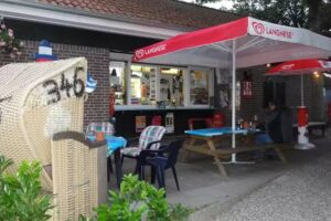 Hollstein&rsquo;s Strand Imbiss &bdquo;Ihrem Imbiss gleich hinter&acute;m Deich&ldquo;