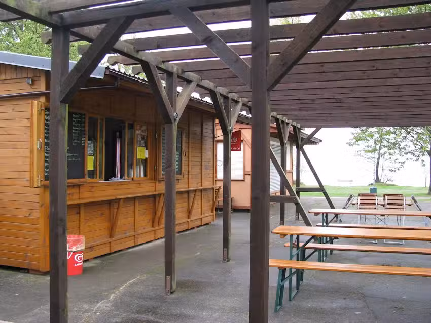 Holzimbiss am Parsteinsee