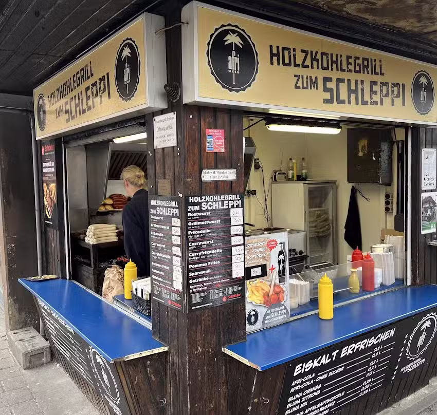 Holzkohlegrill zum Schleppi