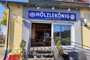 H&ouml;lzlek&ouml;nig