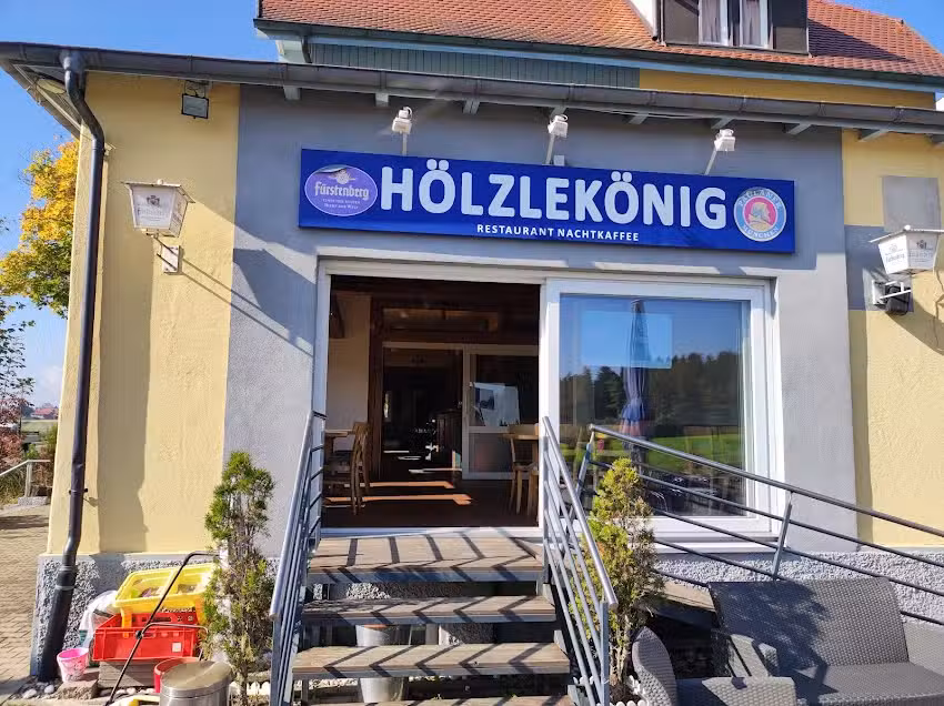H&ouml;lzlek&ouml;nig