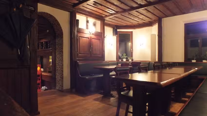 Holzwurm Cafe-Bistro Pilsbar