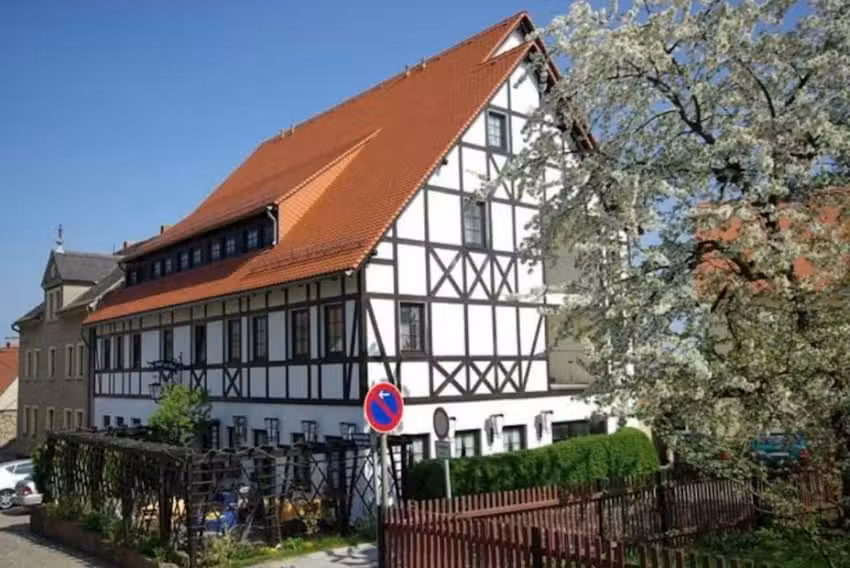 Hotel mit Gasthof &bdquo;Zur Post&ldquo;