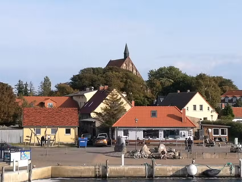 Hotel &ndash; Pension & Restaurant Zur Mole