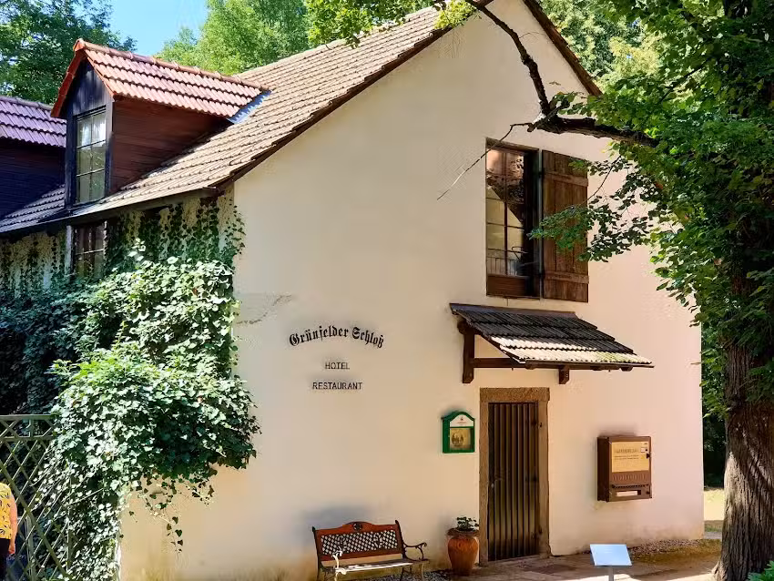 Hotel & Restaurant Grünfelder Schloss