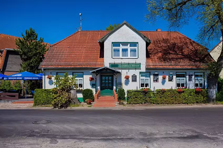 Hotel & Restaurant Landhaus H&ouml;now