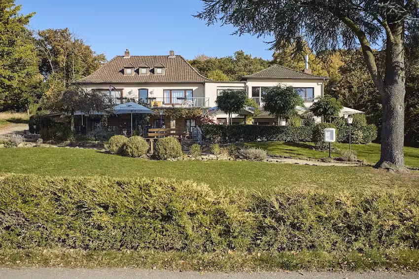 Hotel & Restaurant Waldschl&ouml;&szlig;chen