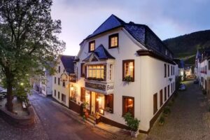 Hotel – Restaurant – Weingut Schützen