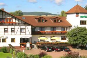 Hotel &ndash; Restaurant &bdquo;Zum B&uuml;raberg&ldquo;