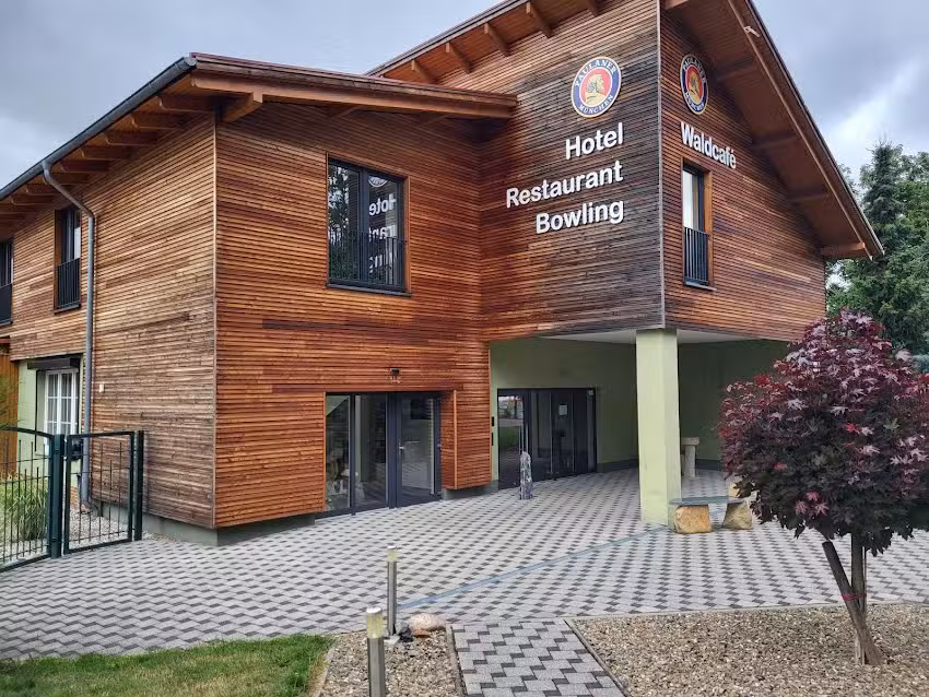 Hotel und Restaurant Waldcaf&eacute; Hettstedt OHG
