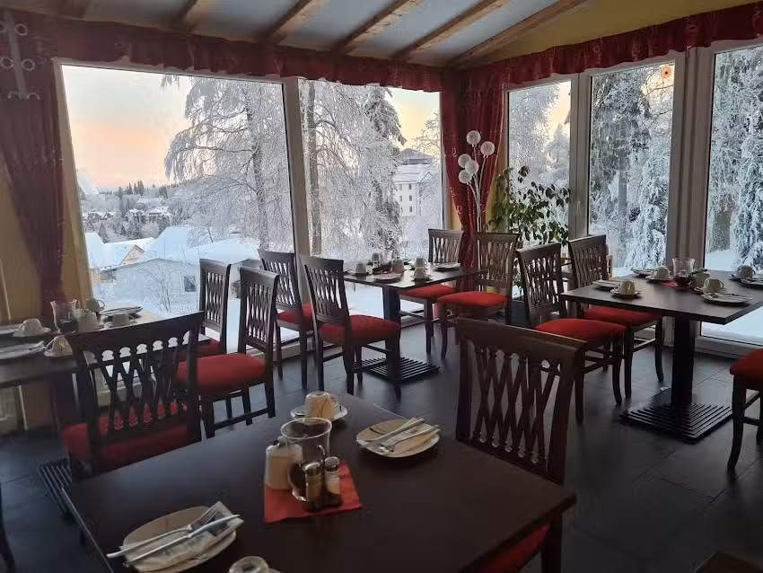 Hotel &bdquo;Waldschl&ouml;sschen&ldquo; und Spezialit&auml;tenrestaurant