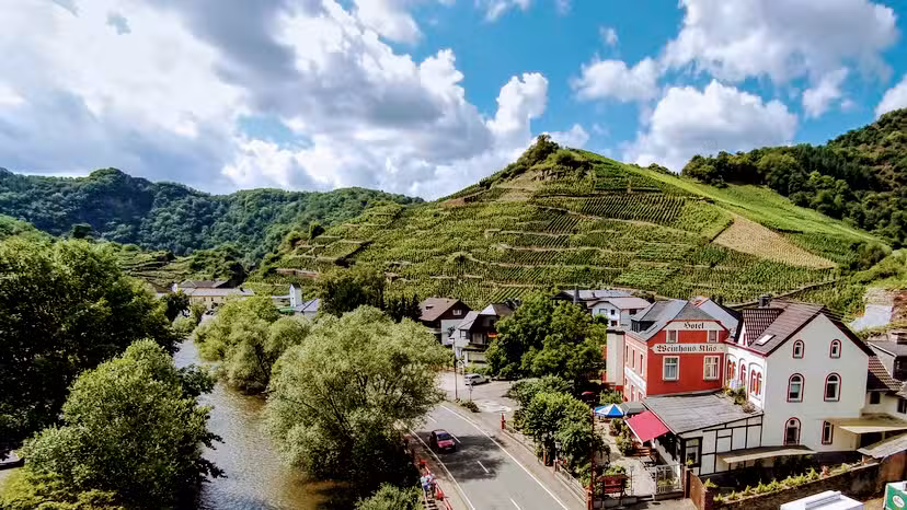 Hotel &ndash; Weinhaus Kl&auml;s & Sohn