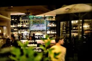 huginn caf&eacute; & bar