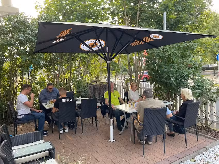 HUGO Caf&eacute; Bar