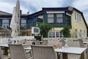 H’ugo’s Beach Club