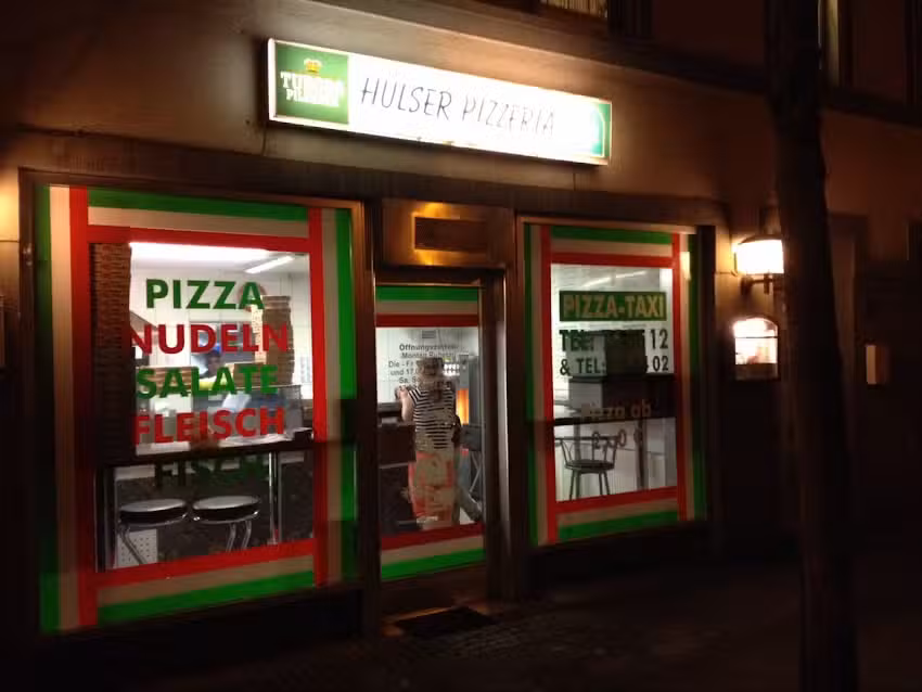 H&uuml;lser Pizzeria