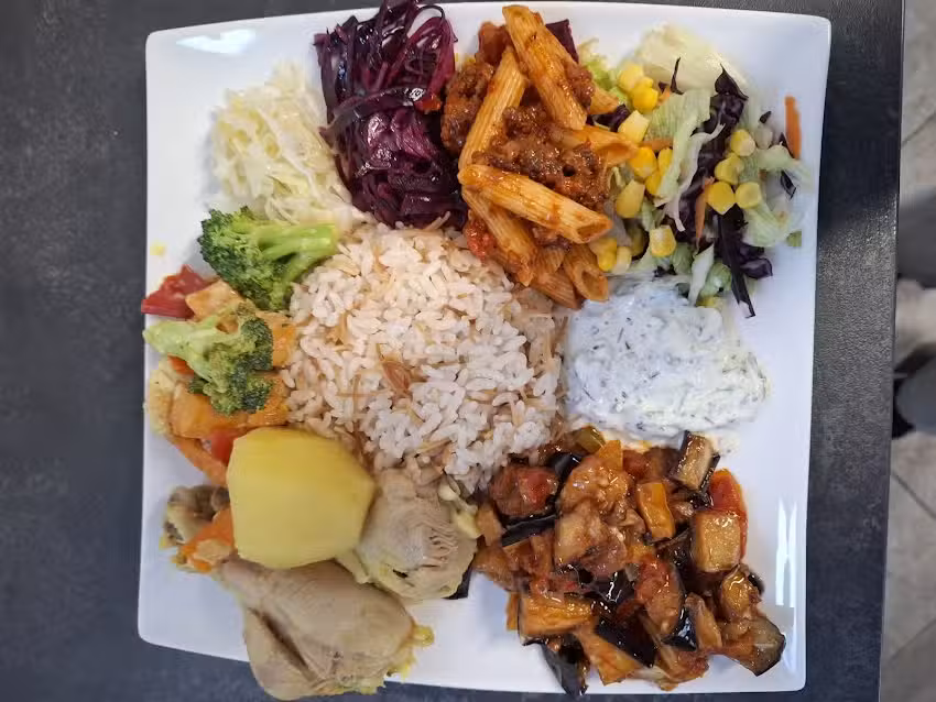 H&uuml;ly&rsquo;s Kitchen