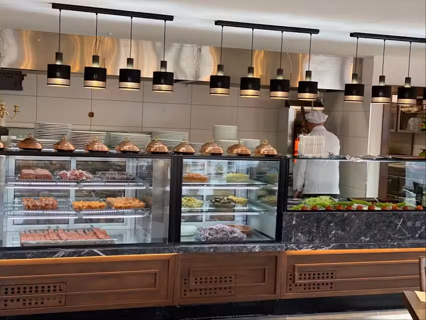 H&uuml;nkar Restaurant