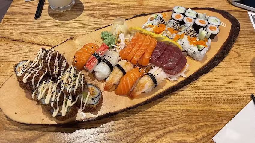 Huong Asia Kitchen & Sushi